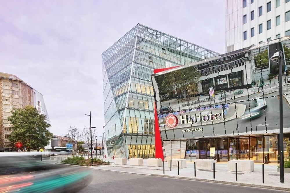 Entrance of Wyndham Paris Pleyel